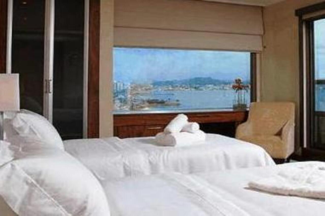 Majestic Palace Hotel Florianópolis Exteriér fotografie A bedroom at the hotel