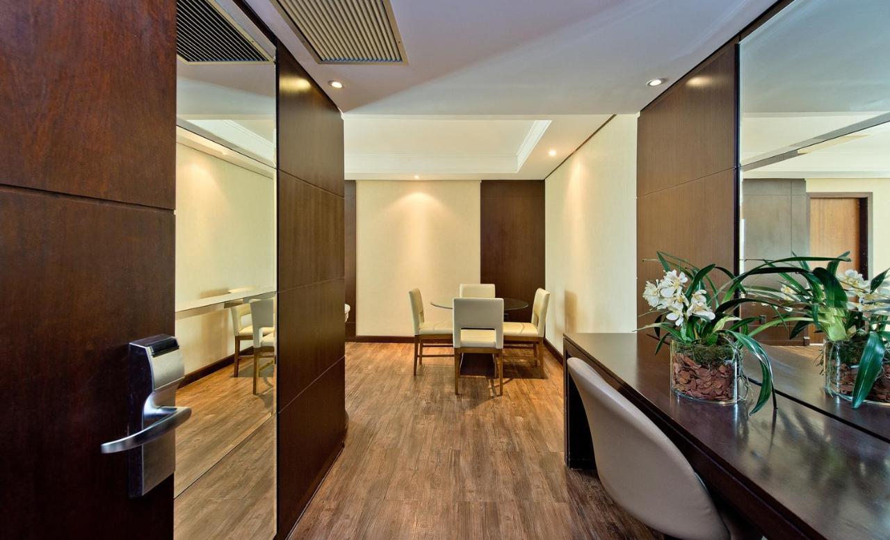 Majestic Palace Hotel Florianópolis Exteriér fotografie A meeting room at the hotel