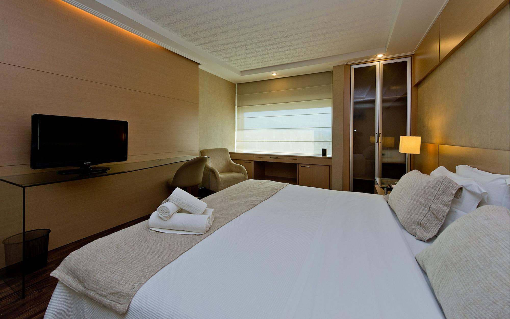 Majestic Palace Hotel Florianópolis Exteriér fotografie Guest cabin