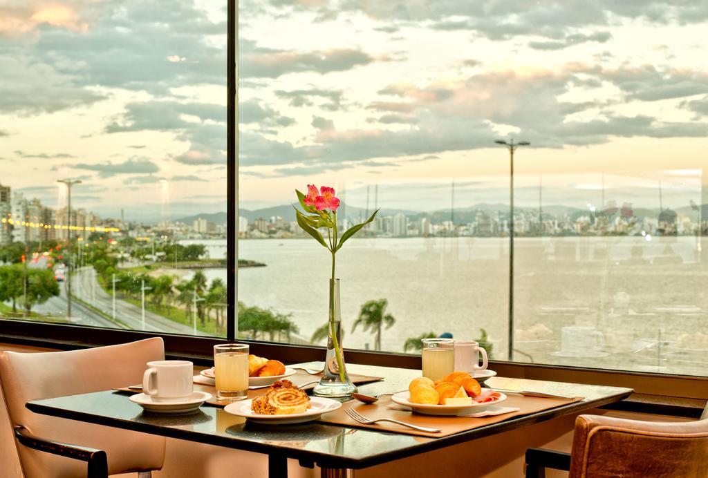 Majestic Palace Hotel Florianópolis Exteriér fotografie View from the hotel