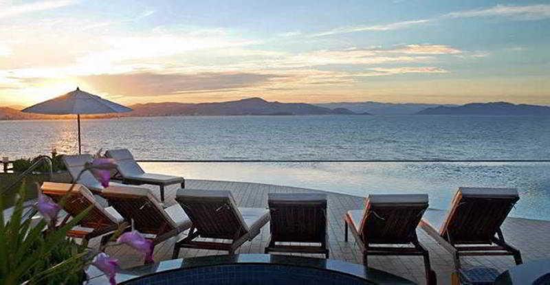 Majestic Palace Hotel Florianópolis Exteriér fotografie View from the pool