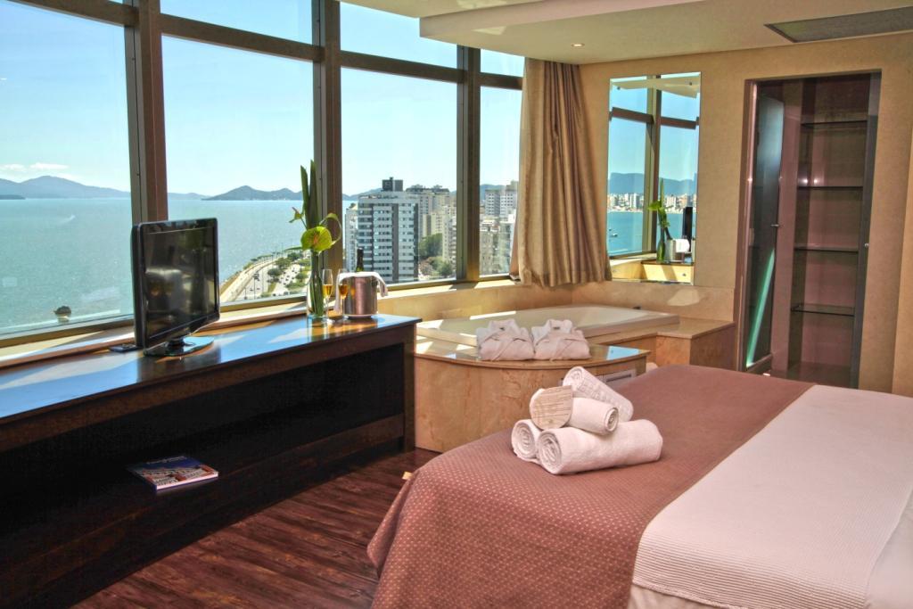 Majestic Palace Hotel Florianópolis Exteriér fotografie A suite at the hotel