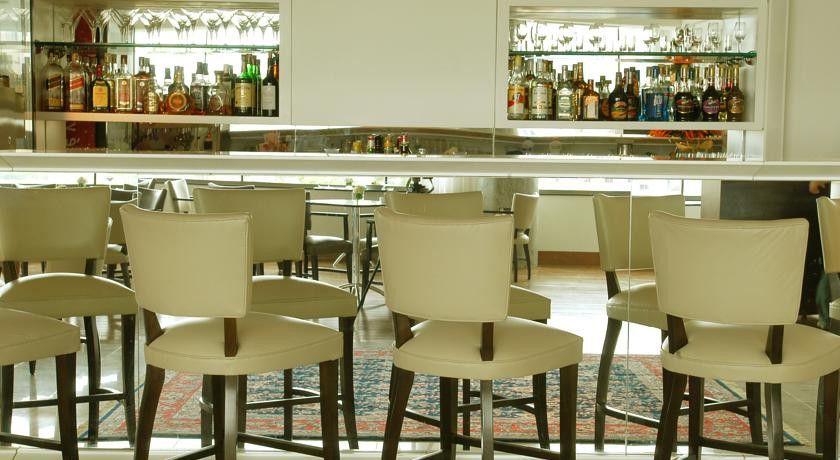 Majestic Palace Hotel Florianópolis Exteriér fotografie The bar at the 2006 London Hilton on Park Street