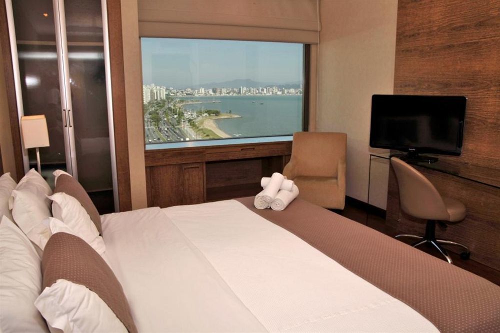 Majestic Palace Hotel Florianópolis Exteriér fotografie A room at the hotel