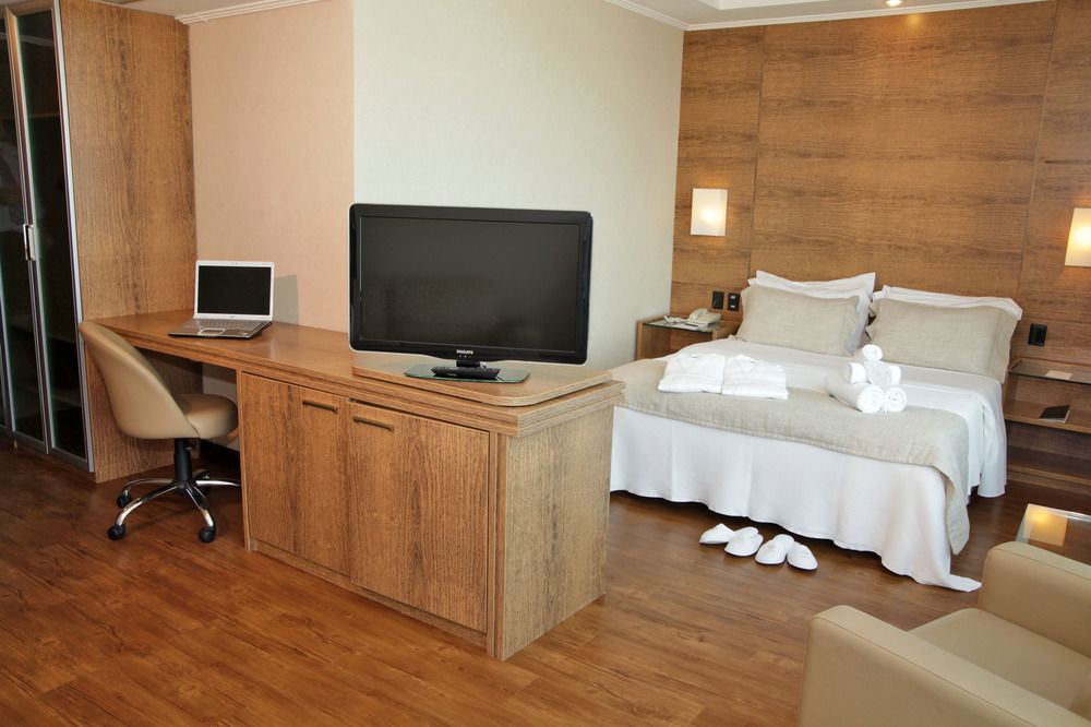 Majestic Palace Hotel Florianópolis Exteriér fotografie A room at the hotel