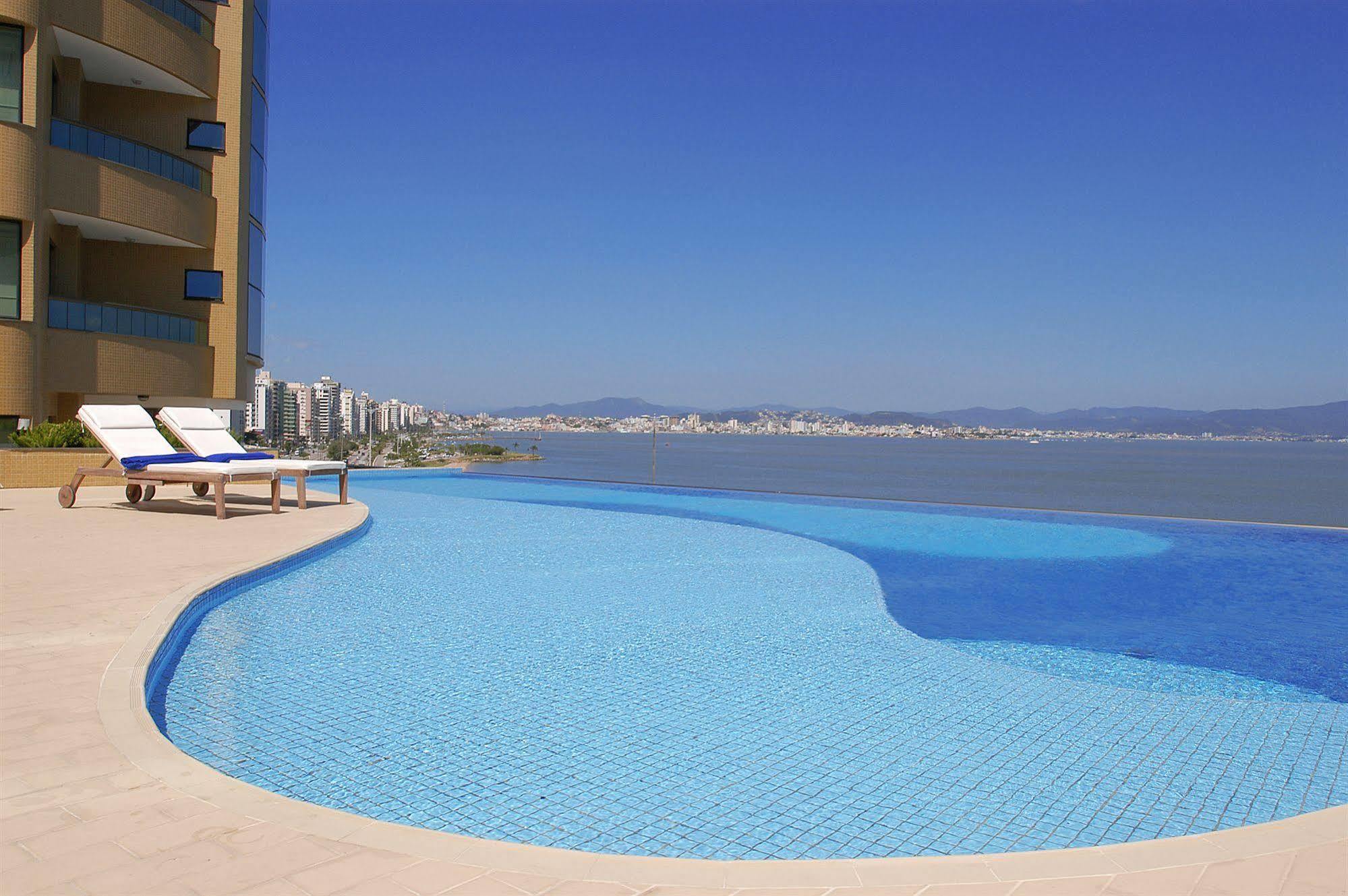 Majestic Palace Hotel Florianópolis Exteriér fotografie Infinity pool in Panama